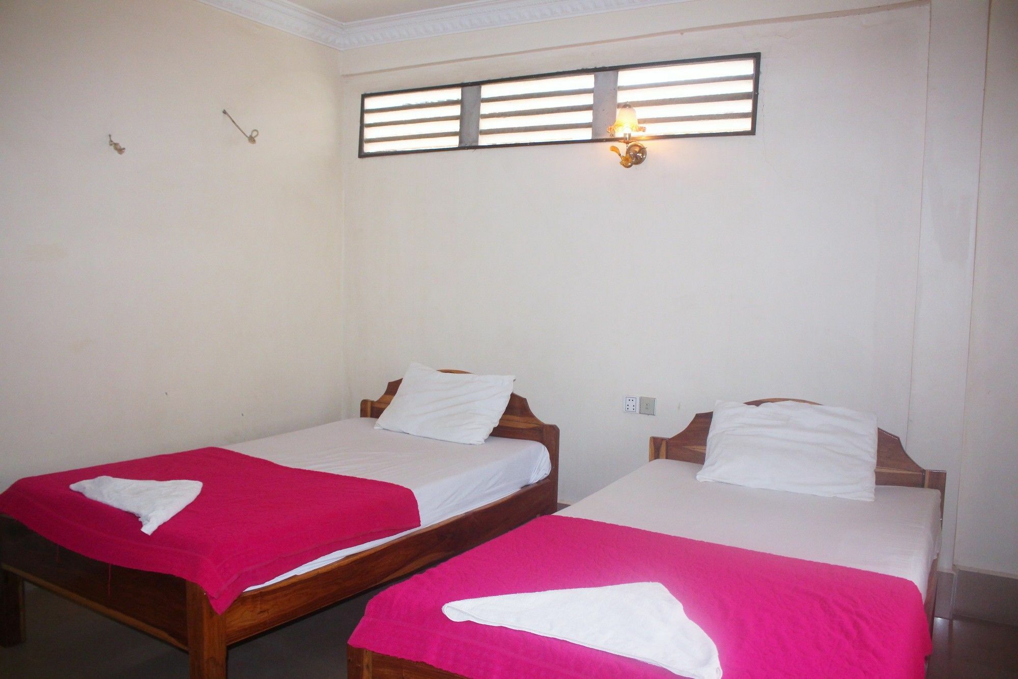 Shang Hai pensión Battambang Exterior foto